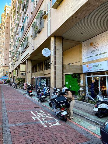 店家門口 _ 地理位置.jpg